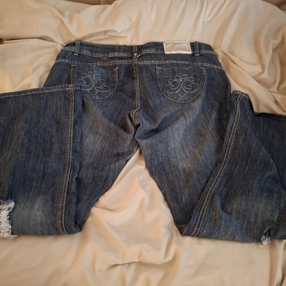 Dereon Women's Dark Blue Bootcut Jeans with Distressed Detailing - Picture 12 of 15